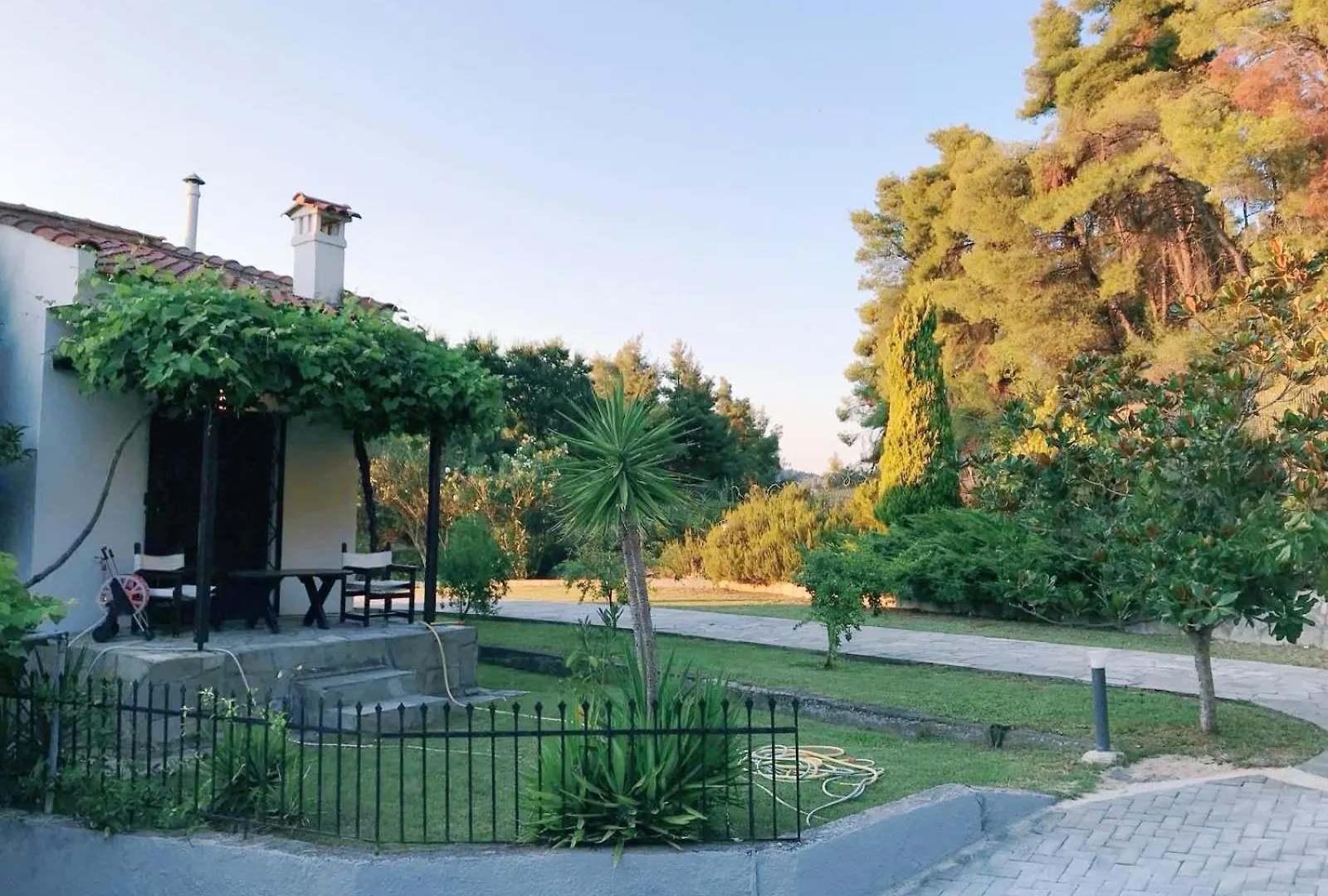 Holiday home Camelia Elegant Cottage With Orchard & View Elani